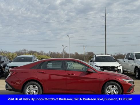 New 2026 Hyundai Elantra SE image 3