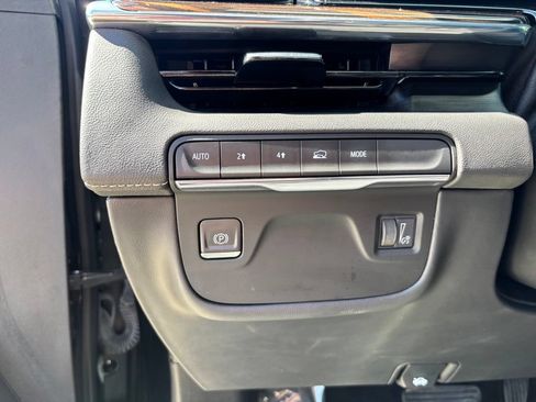 Used 2023 Cadillac Escalade Premium Luxury AWD/4WD image 13