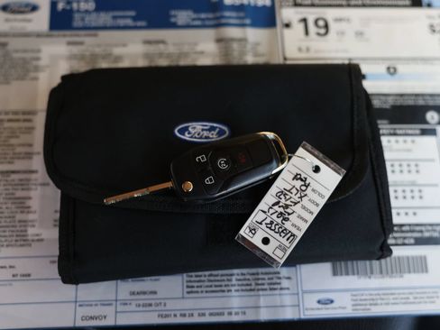 Used 2015 Ford F150 XLT w/ Equipment Group 302A Luxury AWD/4WD image 39