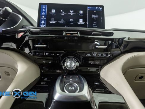 Used 2025 Acura MDX SH-AWD w/ Technology Package image 19