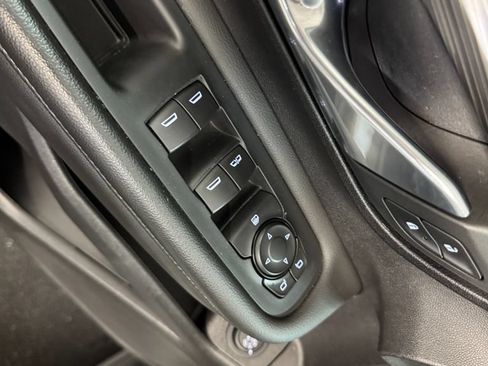 Used 2024 GMC Terrain SLT AWD/4WD image 18