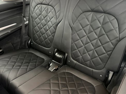 Used 2025 BMW X7 xDrive40i w/ Premium Package image 15