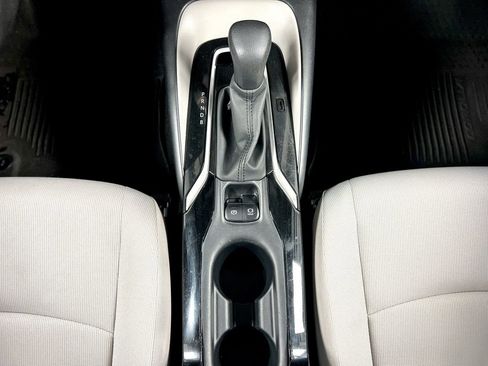 Used 2022 Toyota Corolla LE image 31