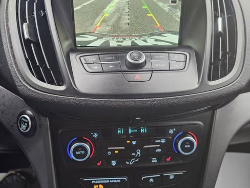 Used 2019 Ford Escape SEL image 12