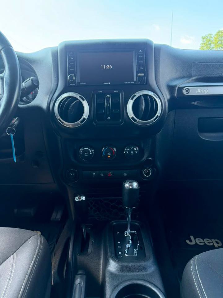 Used 2016 Jeep Wrangler Unlimited Rubicon w/ Dual Top Group AWD/4WD image 20