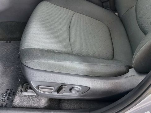 Used 2022 Toyota RAV4 XLE w/ Convenience Package FWD image 24