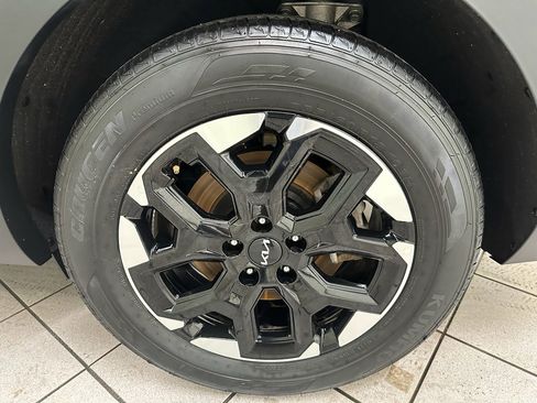 Used 2024 Kia Sorento S image 15