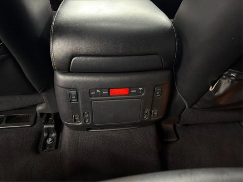 Used 2019 Nissan Armada Platinum w/ Captain's Chairs Package RWD image 31