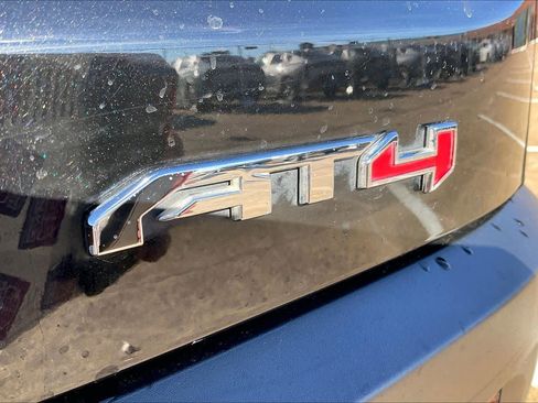 Used 2022 GMC Acadia AT4 w/ Technology Package image 7