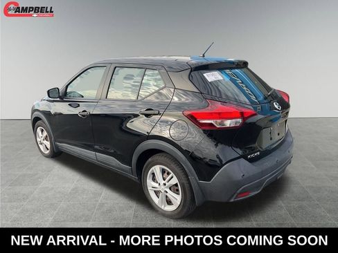 Used 2020 Nissan Kicks S image 3