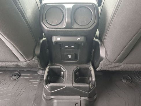 Used 2021 Jeep Wrangler Unlimited Sahara w/ Dual Top Group AWD/4WD image 17