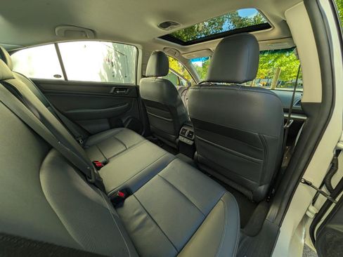 Used 2015 Subaru Legacy 2.5i Limited AWD/4WD image 9