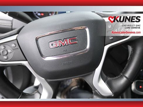 Used 2023 GMC Acadia SLT image 35