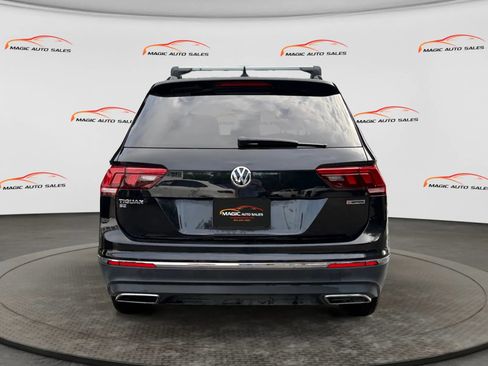 Used 2021 Volkswagen Tiguan SE w/ Panoramic Sunroof Package AWD/4WD image 9