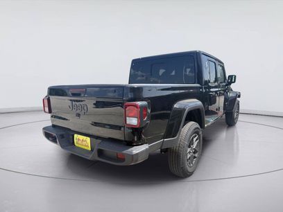 New 2025 Jeep Gladiator Sport