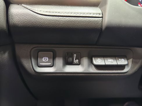 Used 2022 GMC Acadia Denali w/ GMC Pro Grade Package image 32