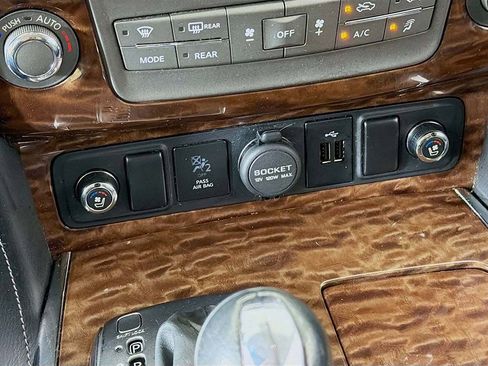 Used 2019 Nissan Armada Platinum w/ Captain's Chairs Package image 43
