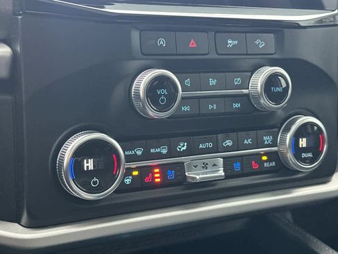 Certified 2024 Ford Expedition XLT image 22