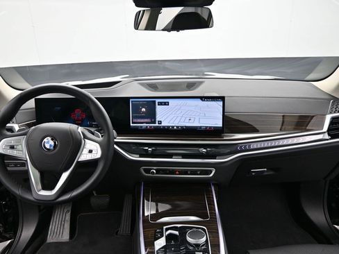 Used 2026 BMW X7 xDrive40i AWD/4WD image 12
