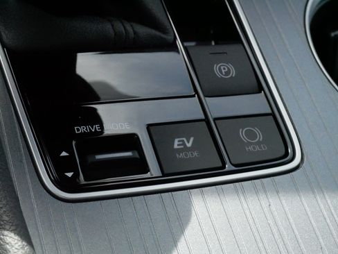 Certified 2026 Toyota Sienna LE FWD image 30
