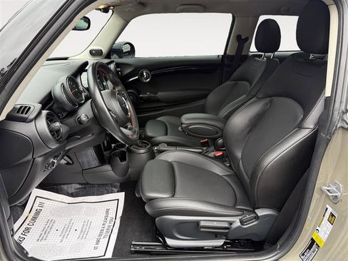 Used 2019 MINI Cooper S w/ Premium Package image 9