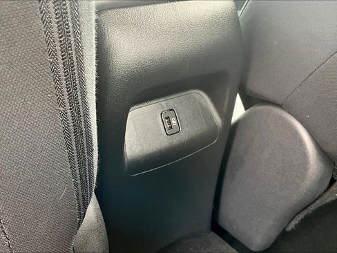 Used 2022 Nissan Sentra SV image 39