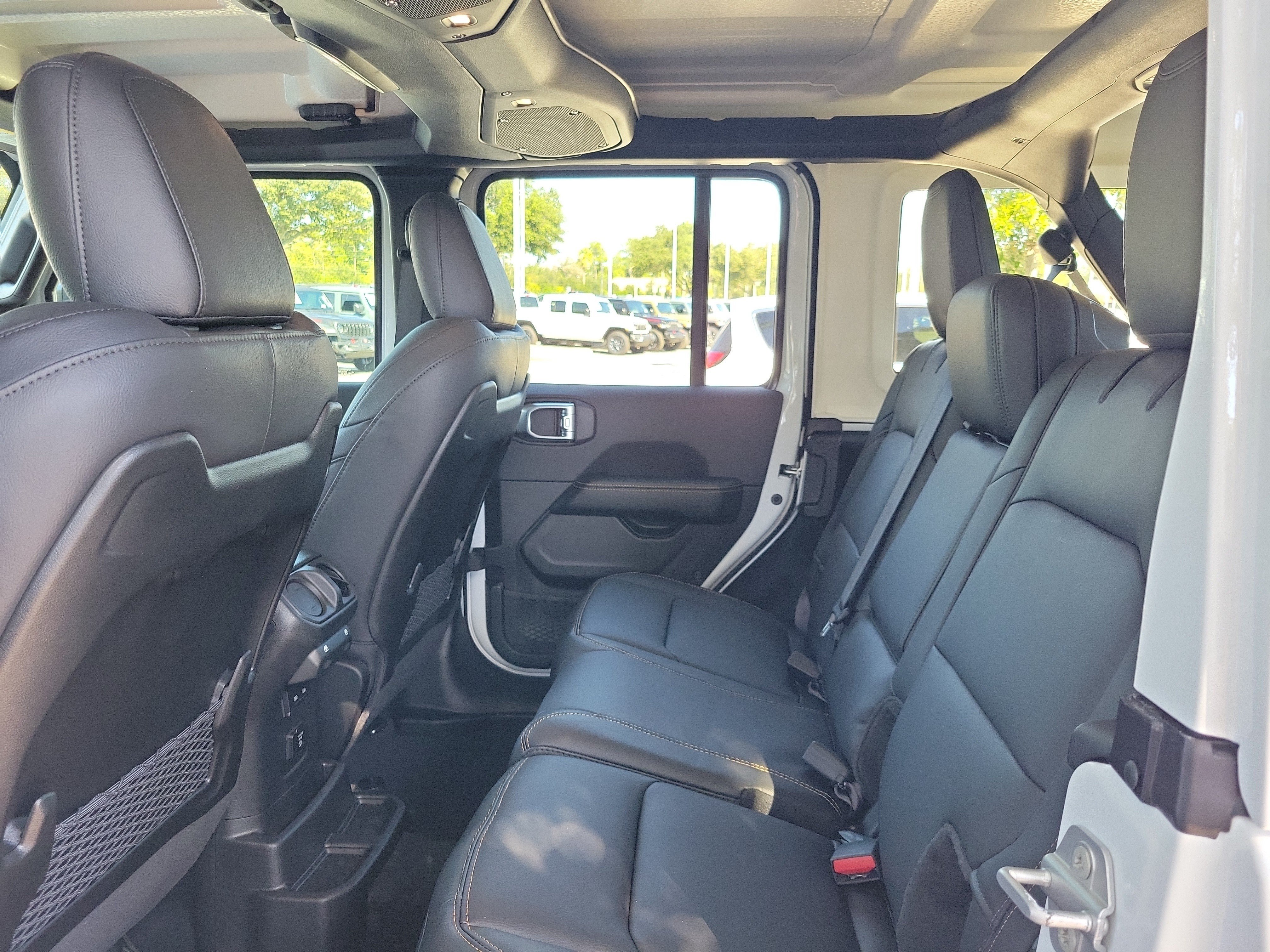 New 2027 Jeep Wrangler Unlimited Sahara AWD/4WD image 9