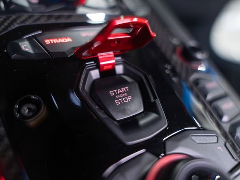 Used 2021 Lamborghini Aventador SVJ image 37