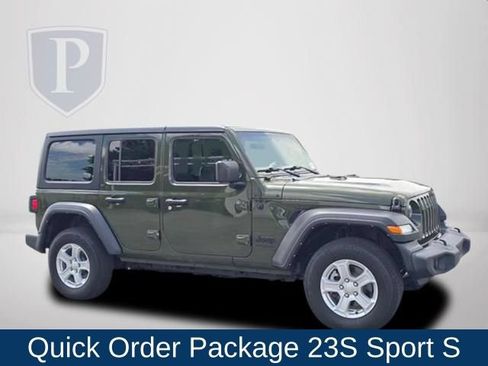 Used 2022 Jeep Wrangler Unlimited Sport AWD/4WD image 2