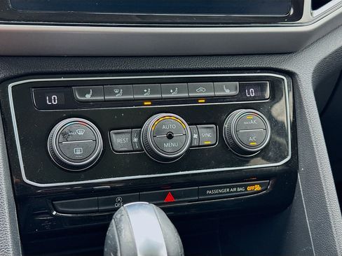 Used 2023 Volkswagen Atlas SE image 12