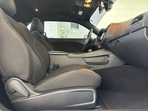 Used 2020 Dodge Challenger SXT RWD image 4