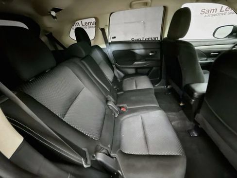 Used 2017 Mitsubishi Outlander ES FWD image 24