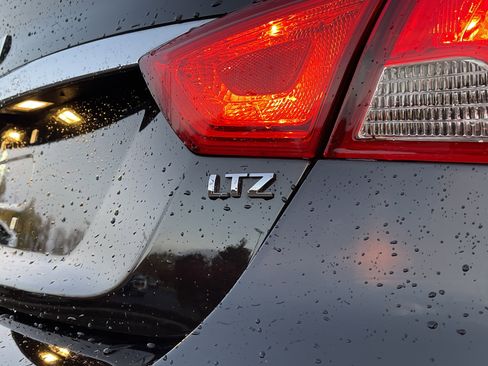 Used 2016 Chevrolet Impala LTZ image 12