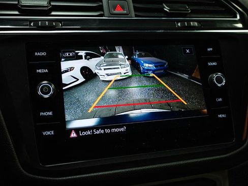 Used 2022 Volkswagen Tiguan SE image 21