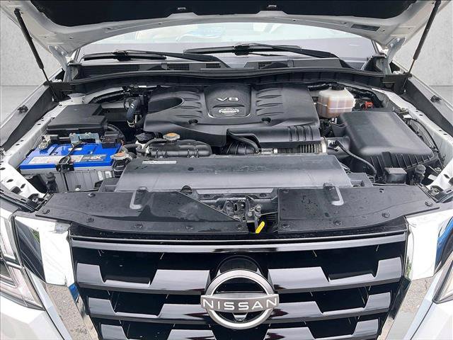 Used 2022 Nissan Armada SL w/ Captain's Chairs Package AWD/4WD image 11