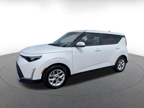 Used 2025 Kia Soul LX w/ LX Technology Package image 8