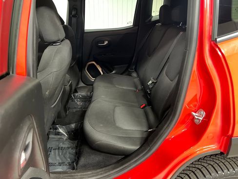 Used 2017 Jeep Renegade Latitude AWD/4WD image 15