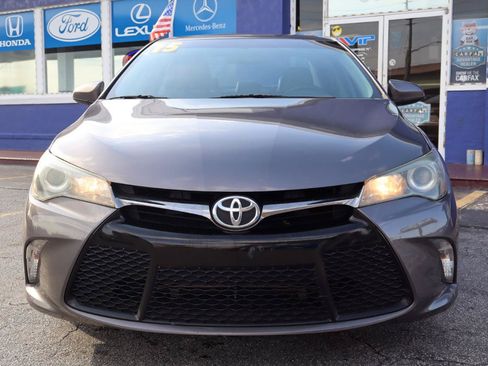 Used 2015 Toyota Camry SE FWD image 7
