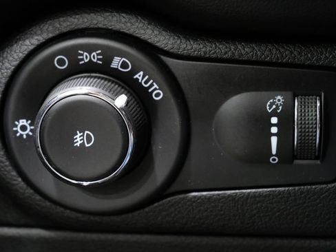 Used 2022 Dodge Durango SRT w/ Technology Group AWD/4WD image 15
