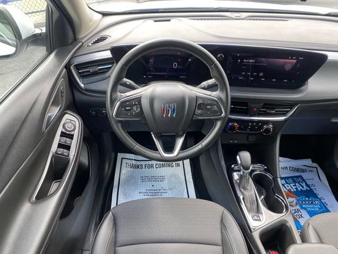 Used 2025 Buick Encore GX Preferred AWD/4WD image 19
