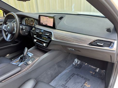 Used 2019 BMW 540i w/ M Sport Package RWD image 15