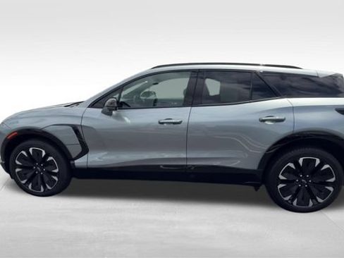 Certified 2025 Chevrolet Blazer EV RS AWD/4WD image 3