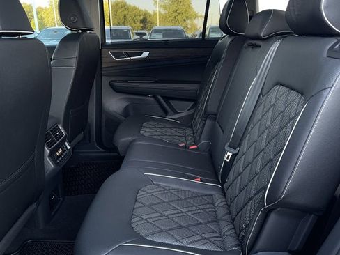 Used 2025 Volkswagen Atlas SEL Premium R-Line image 28