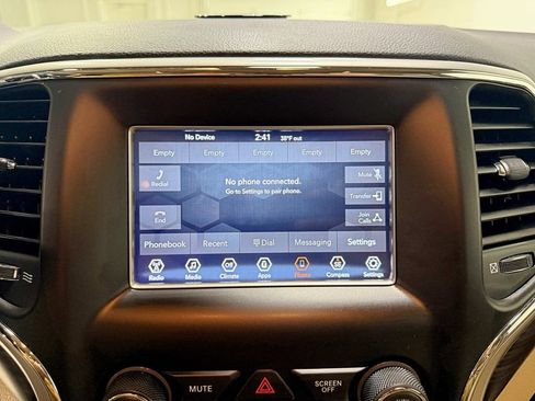 Used 2019 Jeep Grand Cherokee Laredo RWD image 21