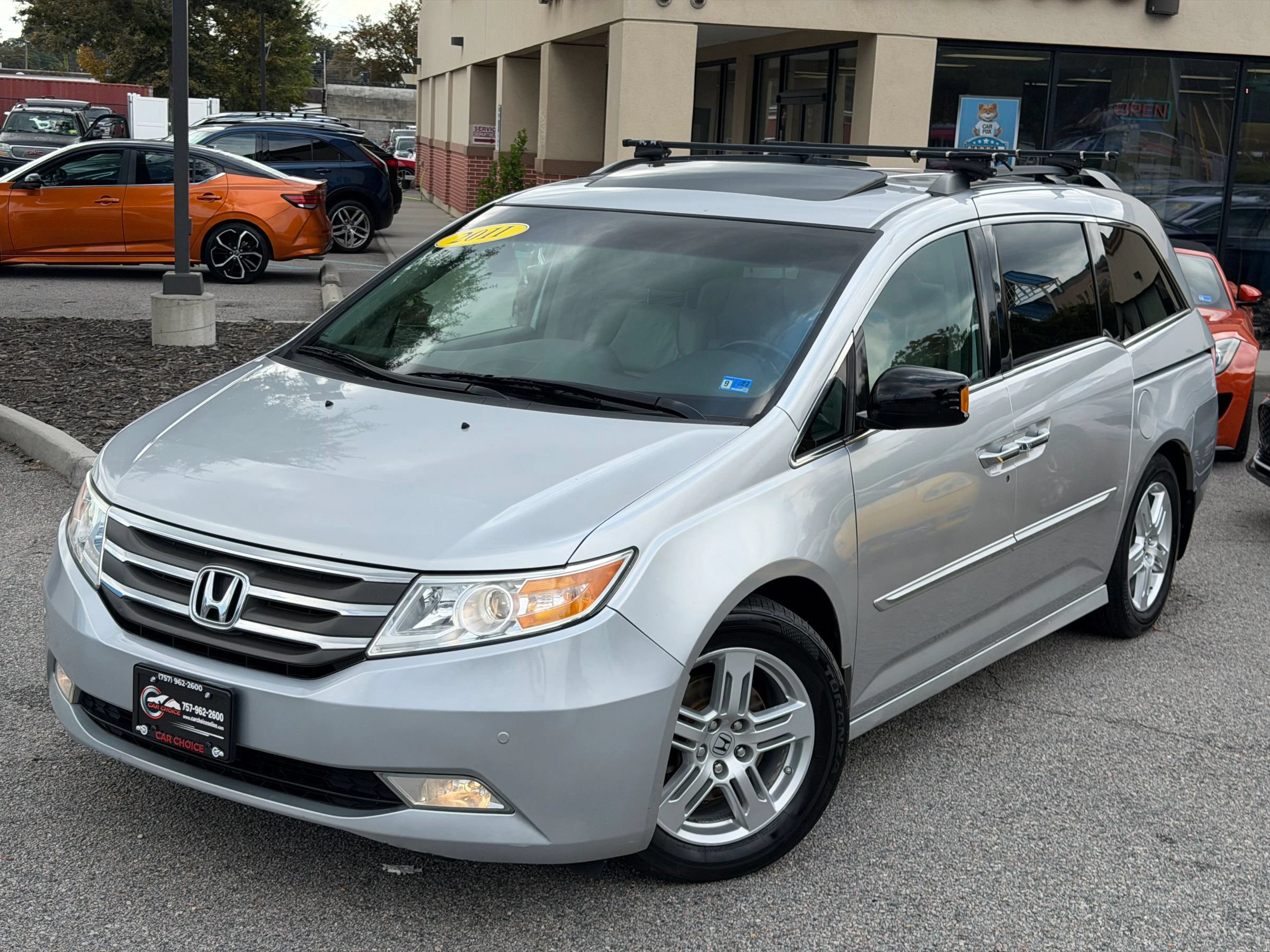 Used 2011 Honda Odyssey Touring image 2