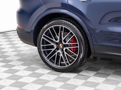 New 2026 Porsche Cayenne S image 29