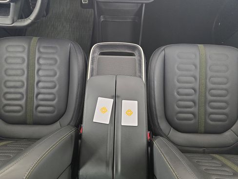 Used 2024 Rivian R1S Adventure image 31