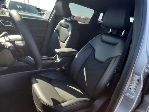 New 2026 Jeep Compass Latitude image 17