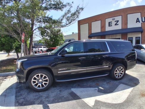 Used 2020 GMC Yukon XL Denali AWD/4WD image 1