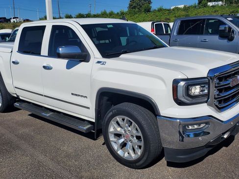 Used 2018 GMC Sierra 1500 SLT AWD/4WD image 2